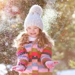 Выбираем зимнюю одежду для ребенка: как лучше согреть?