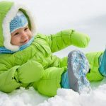Как одевать ребенка в детский сад зимой, весной, летом и осенью?